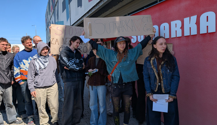 Studenti protestem podpořili ČT a ČRo, média vstoupila do stávkové pohotovosti