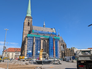 Fontána Corso se po letech znovu rozezpívá, pozlacená Chrtice bude letos na suchu