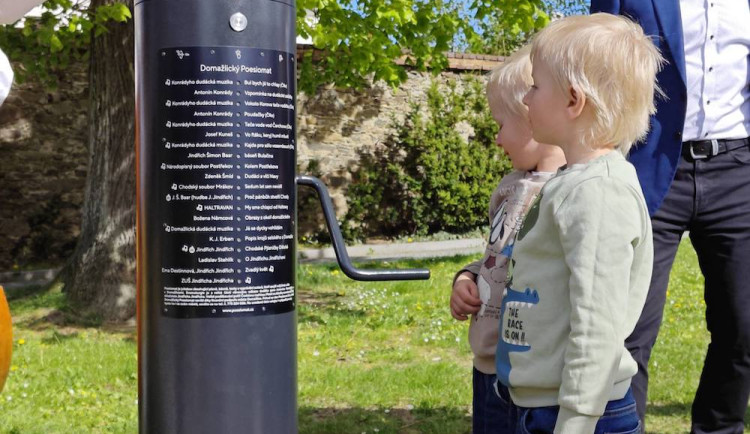 Domažlice mají poesiomat. Připomíná legendárního muzikanta