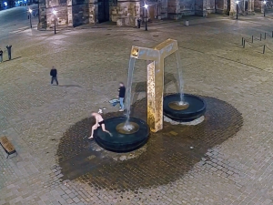 Sezóna koupání ve slavných kašnách odstartovala. Za koupel hrozí pokuta až 10 tisíc