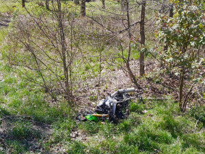 Mladý motorkář bojuje o život po střetu s dodávkou