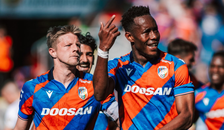 Fotbalisté Plzně na úvod ligové nadstavby porazili po obratu Hradec Králové 3:1
