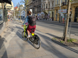 Zájem o sdílená elektrokola je obrovský, město chce dokoupit dalších 150