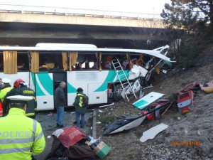 Francouzský autobus plný dětí havaroval nedaleko od Rokycan po sjezdu z D5