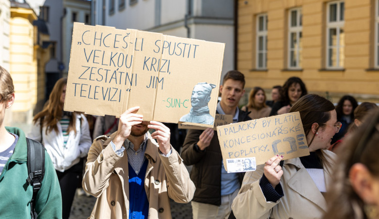 Patnáctidenní pouť za kulturu a média. Studenti z Olomouce plánují pochod do Prahy