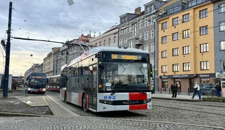 Trolejbusy Bozankaya pro Prahu mají povolení, pracuje se na odstranění závad