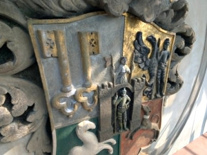 Na budově studijní a vědecké knihovny běží restaurátorské práce