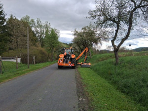 Krajští silničáři nasazují do akce novou sekačku za 4,5 milionu korun
