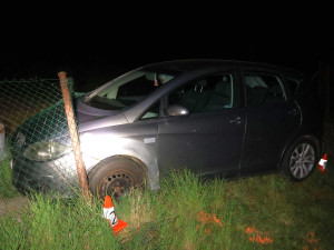 Zběsilá policejní honička se ze SRN přesunula do ČR. Zfetovaný řidič havaroval a utekl