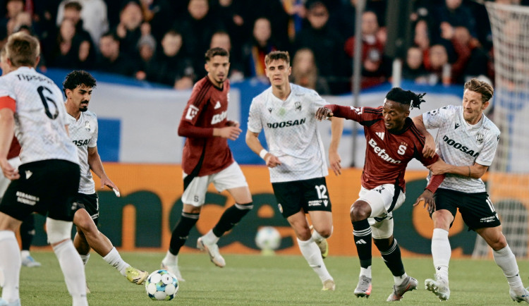 Sparta remizovala s Plzní, Slavia má ve středu šanci obhájit titul