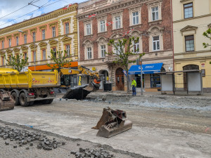 Žádná diskuse a zmatky, zastupitelé řešili už probíhající stavbu na Americké třídě