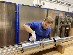 Pohon PRO-M pro reaktory VVER-440 v JE Dukovany. Reduktor převádí rotační pohyb ozubeného pastorku na lineární pohyb hřebenové tyče spojené s regulační kazetou.