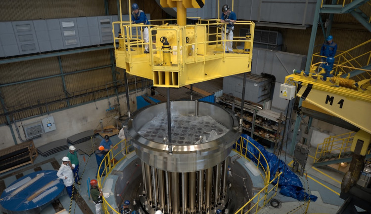 Horní vnitřní části reaktoru EPR pro britskou elektrárnu Hinkley Point C (2023), fotografie zveřejněna se souhlasem společnosti Framatome.