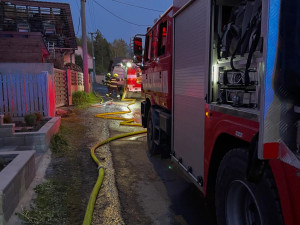 Rodina ve Starém Plzenci přišla během požáru o domov. Pomoci může sbírka