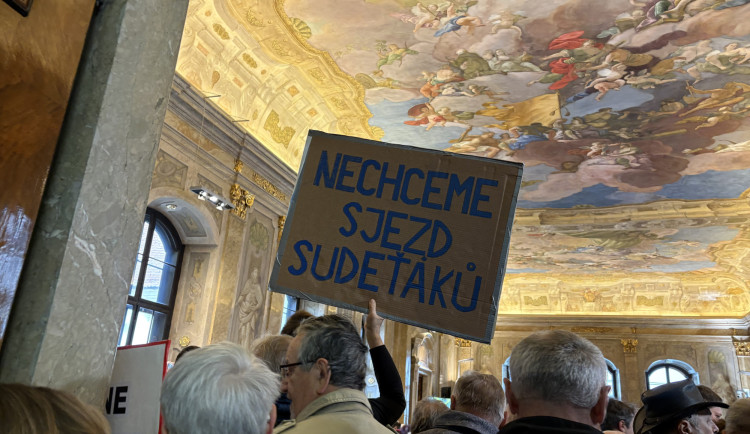 Sudetoněmecký sjezd v Brně vyvolává spory. Zúčastní se ho i jihočeští politici