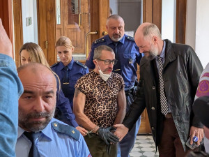 Soud zatím nerozhodl o vydání německé extremistky, Marla přirovnala Bory k Alcatrazu