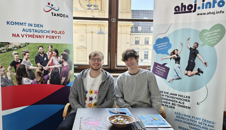 Milan (vlevo) se jako dobrovolník zapojil do programu Evropského sboru solidarity