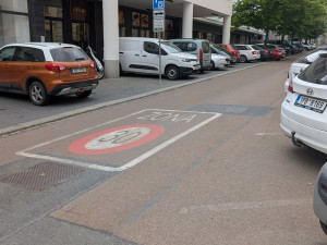 Město rozšiřuje třicítkové zóny a poprvé zavede i dvacítku, věří ve zklidnění dopravy