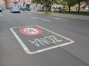 Město rozšiřuje třicítkové zóny a poprvé zavede i dvacítku, věří ve zklidnění dopravy