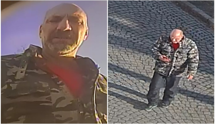 Ukradl platební kartu a běžel k bankomatu, police pátrá po muži v maskáčové bundě