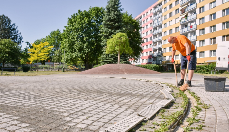 MAPA: Hradec spouští mlžítka a mlhoviště. V horkých dnech ochladí ulice i parky