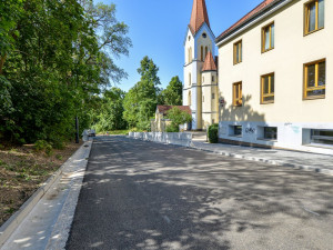Po nekonečných odkladech se doprava vrací na Rolnické náměstí. Hotovo bude v srpnu