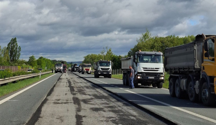 Silničáři v Plzeňském kraji vydají na opravy silnic zhruba stejně jako loni