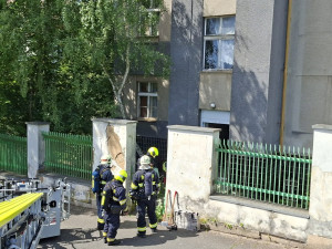 Objekt dříve slavného CD hotelu zachvátil požár. Hasiči evakuovali z budovy 32 osob