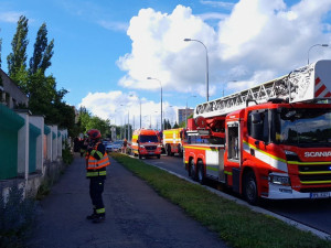 Kdysi nejluxusnější hotel v Plzni opět zasáhl požár, objekt opustilo 25 lidí