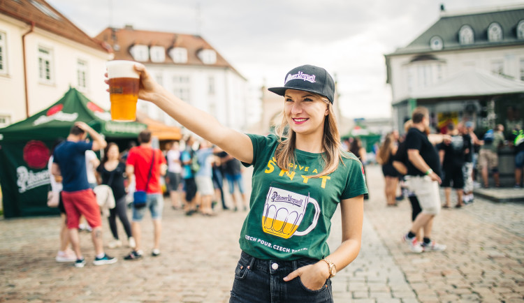 Letošní Léto v Prazdroji nabídne koncerty, filmy a pivo pod širým nebem.