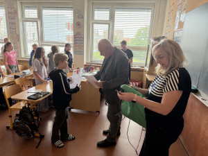 Páťáci Petr a Andělín se zachovali jako správní hrdinové, pomohli zraněné ženě