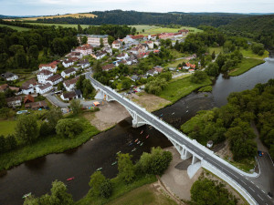 Skončila oprava mostu v Liblíně, dostal věrnou repliku sto let staré konstrukce