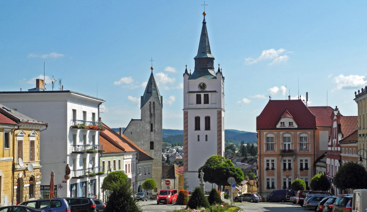 Vimperk připravuje na zahradě školy projekt stavby multifunkční haly