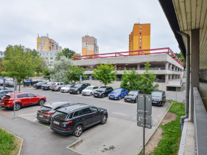 Nový parkovací dům Atom je hotový, celkem nabízí 173 parkovacích míst