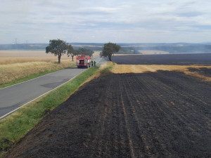 Požár pole na Tachovsku, foto: HZS PK