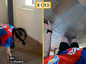 Biskup Holub vyběhl na věž chrámu sv. Bartoloměje. Vyzval lidi k neobvyklému závodu
