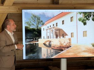 Architekt Přemysl Kokeš představuje vizualizace zámku a zahrady