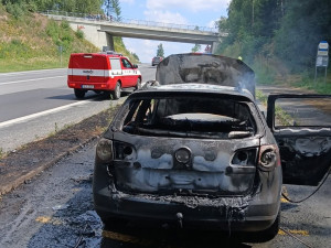 Hasiči likvidovali také požár osobního auta na Klatovsku.