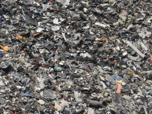Do Česka mířilo přes hranice 72 tun odpadu. Celníci zadrželi tři nelegální zásilky