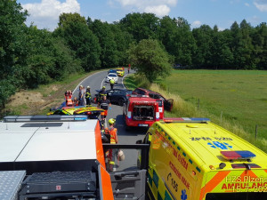 Při střetu dvou aut se zranili tři lidé, pomoc přivolal systém eCall