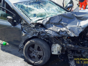Při střetu dvou aut se zranili tři lidé, pomoc přivolal systém eCall