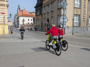 Denně až 3000 výpůjček. O sdílená elektrokola je obrovský zájem a přibývají další