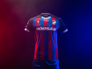 Odkaz na přírodu, průmysl i pivo. FC Viktoria Plzeň představila nové dresy
