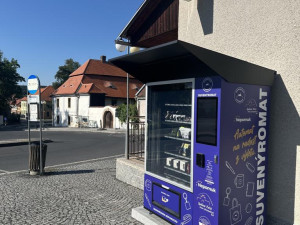 Novinka v ulicích i ve slovníku, dvě města instalovala takzvané suvenýromaty