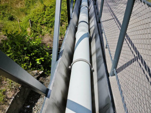 Nový unikátní akvadukt nad železniční tratí vyšel radnici levněji, než očekávala