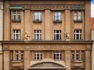 První knížky se vešly do jedné skříně, městská knihovna slaví 150 let od založení