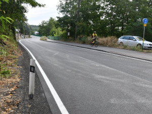 Řidičům se o něco uleví. Po měsíci skončila oprava části důležité ulice Na Roudné