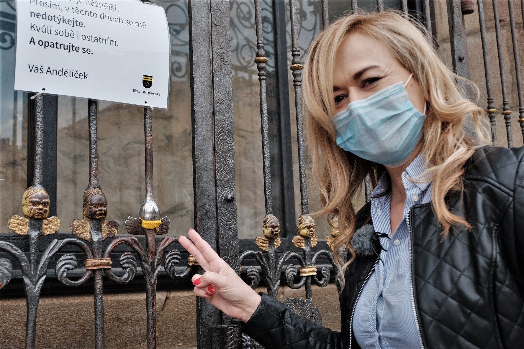 FOTOGALERIE: Andělíček Ošahánek má svoji roušku