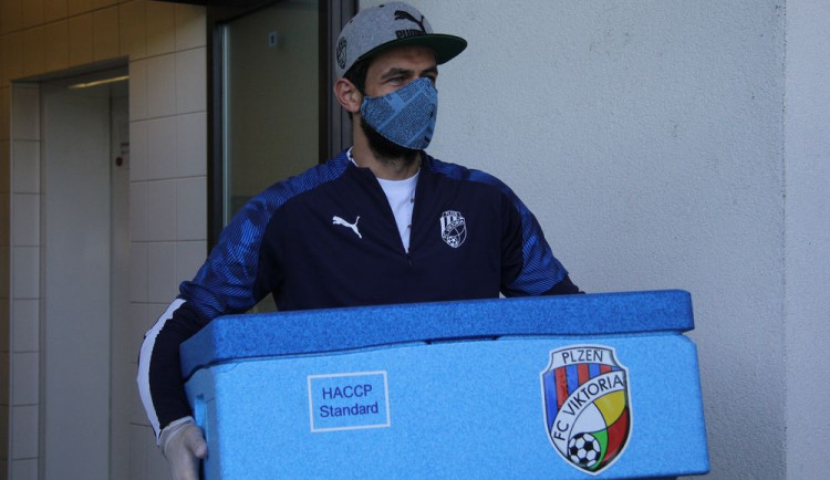 FOTOGALERIE: Viktoriáni rozváží obědy městské policii