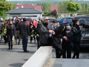 FOTOGALERIE: Pohřeb čtyř obětí tragické dopravní nehody v Nýřanech